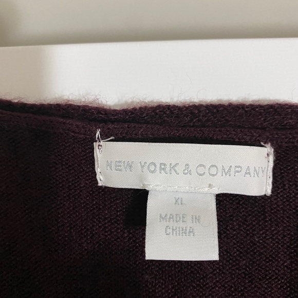 New York and Company Top Size XL - Picture 2 of 2